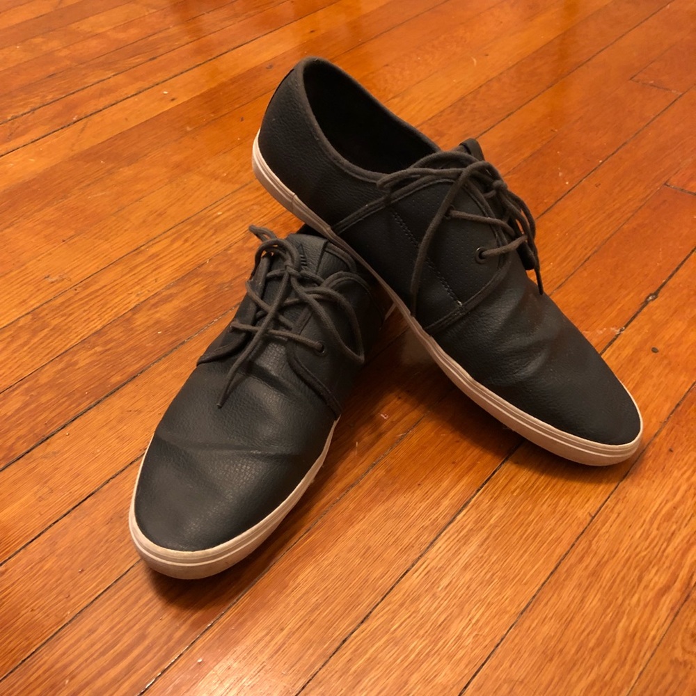 Navy leather sneakers